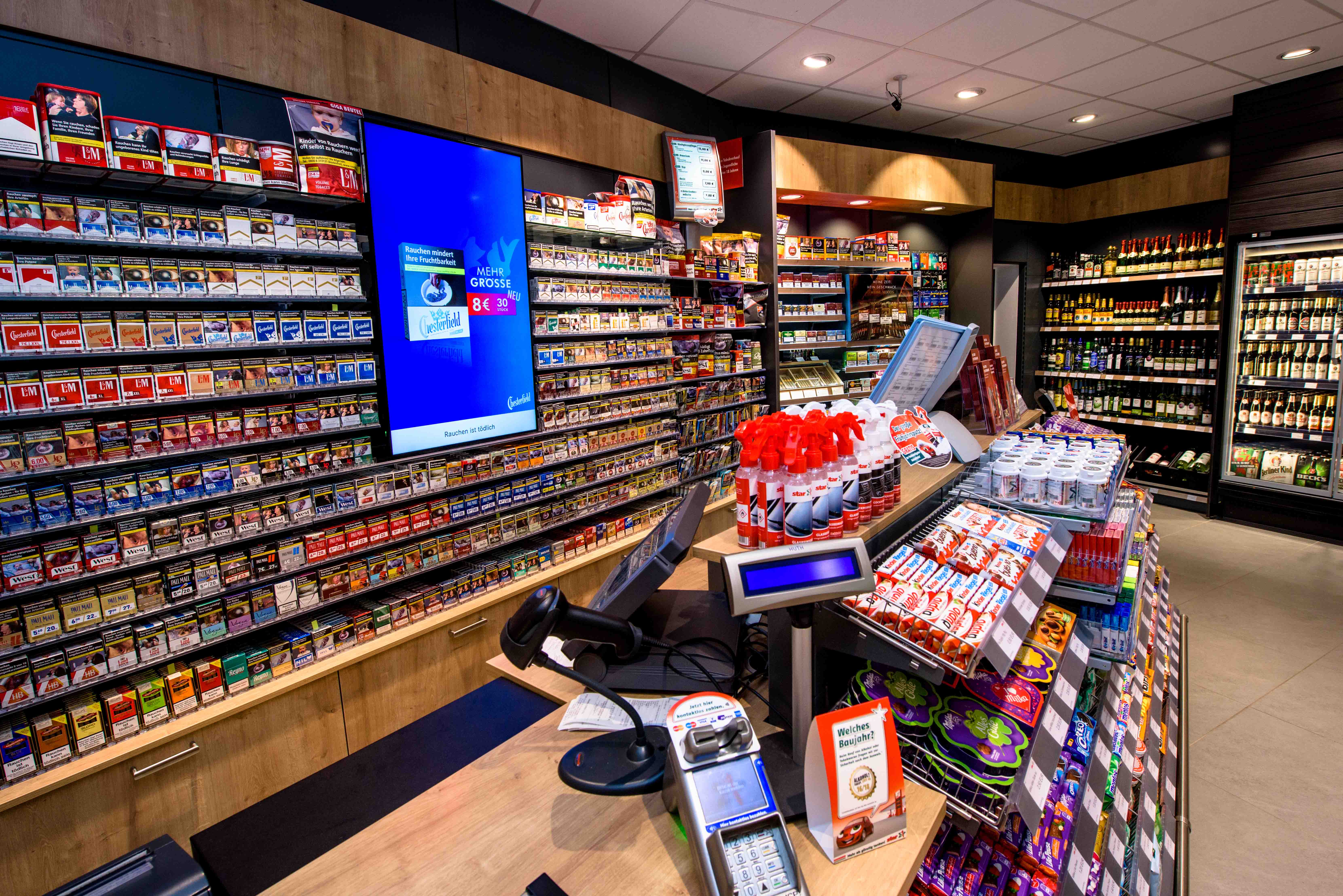 Eroeffnung_star_Prenzlauer_Promenade_starShop_Kassenbereich_mit_Tabakauslage_ORLEN_Deutschland.jpg